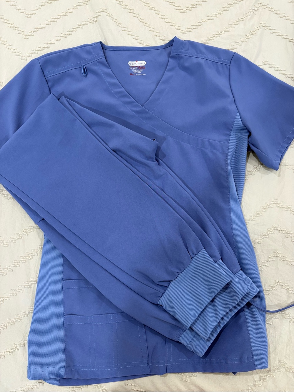 Women's V-Neck Scrub Top and Jogger Pants - Periwinkle Blue